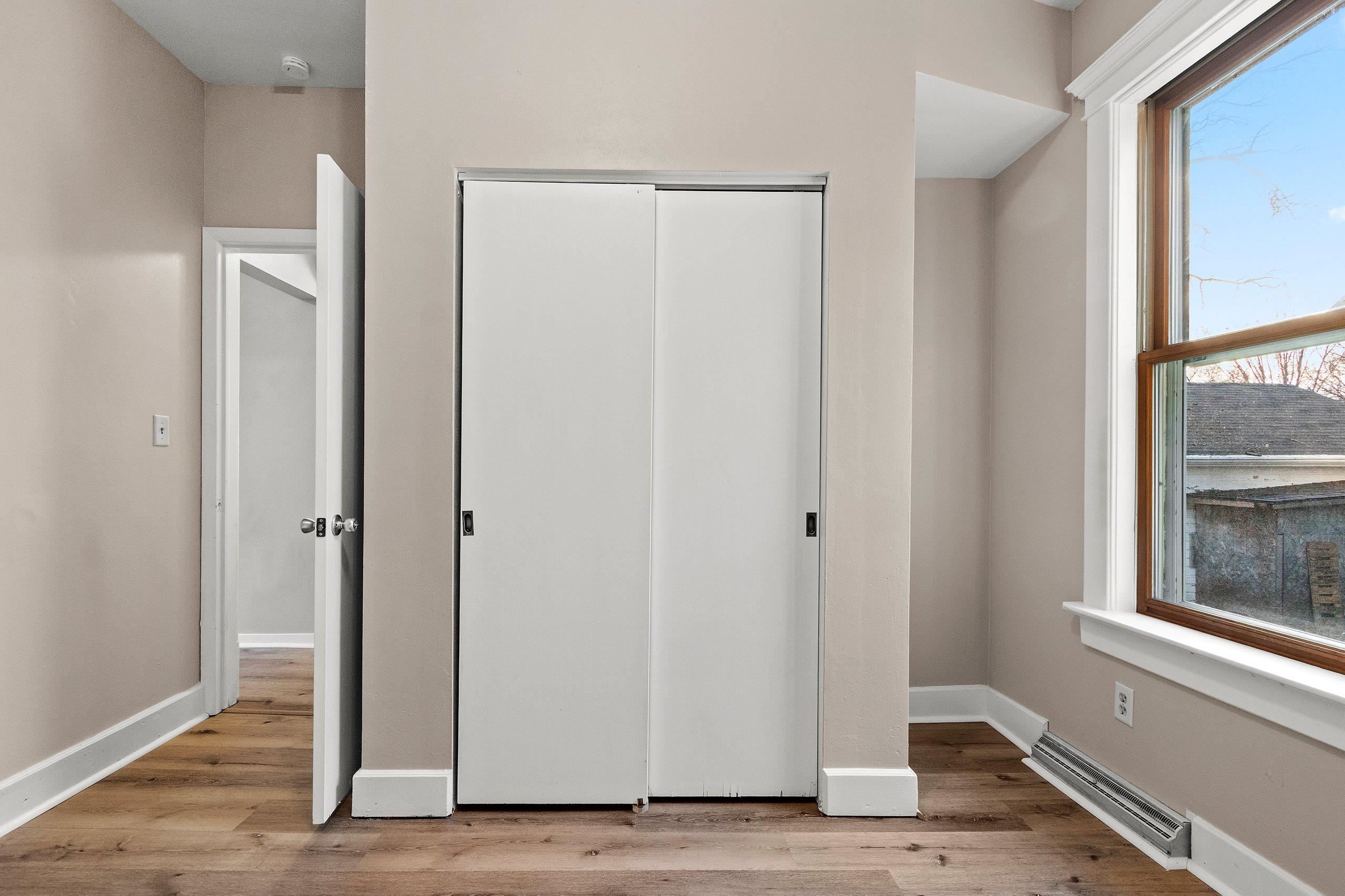 1127 West College Avenue Appleton, WI 54914 - Photo 23 of 44