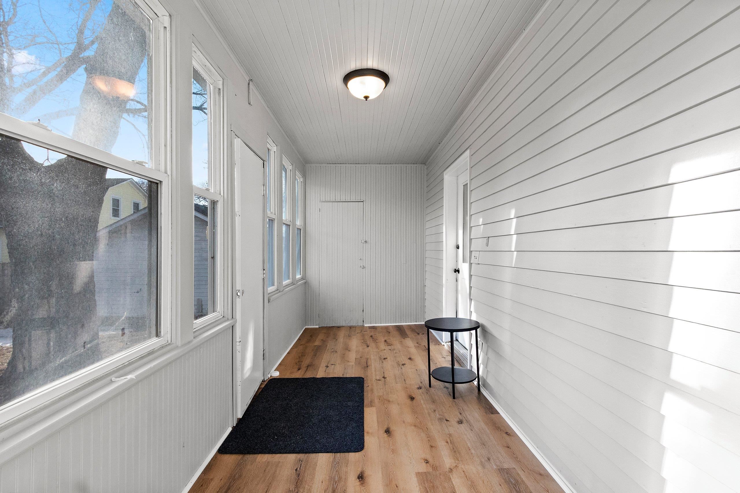 1127 West College Avenue Appleton, WI 54914 - Photo 5 of 44