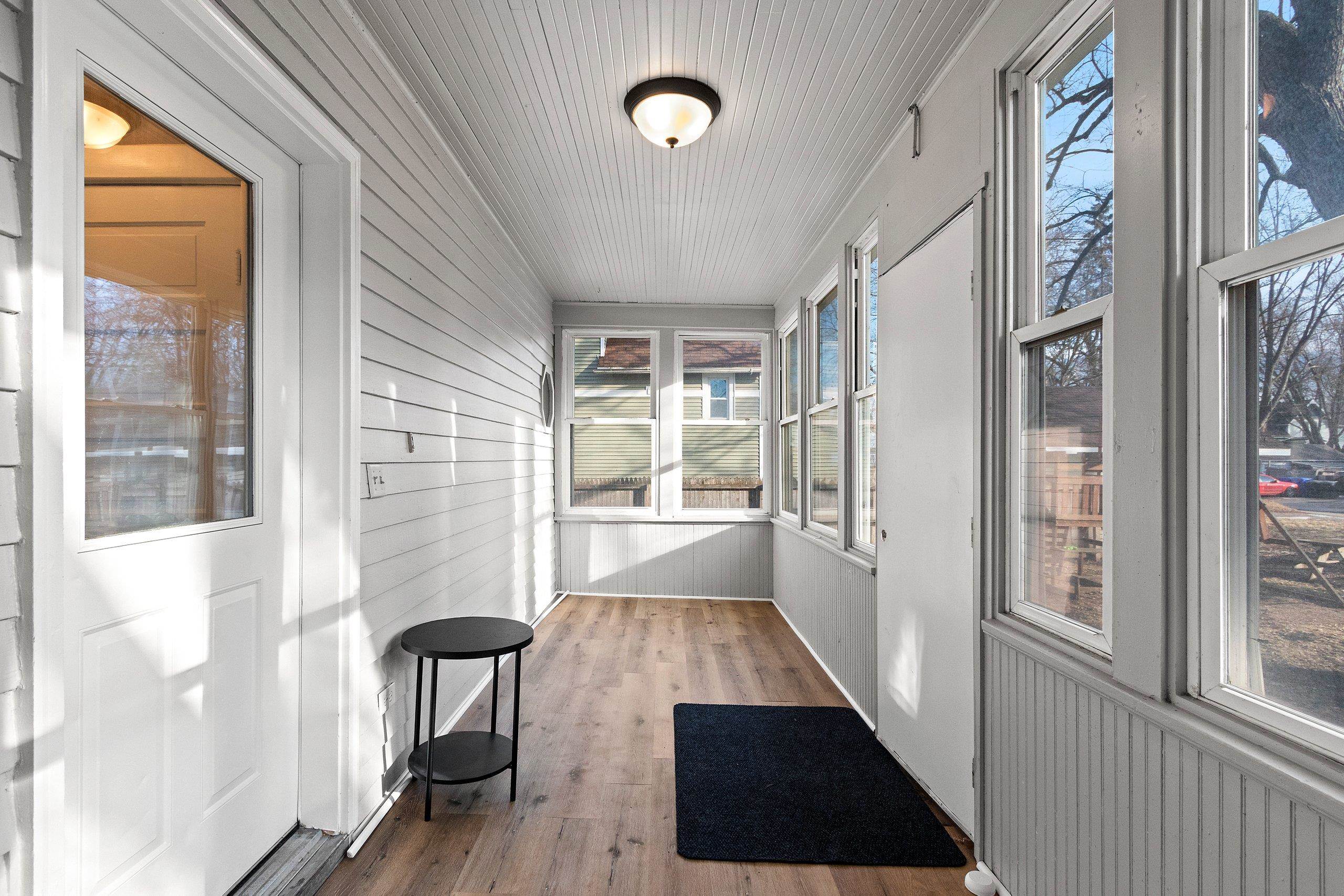 1127 West College Avenue Appleton, WI 54914 - Photo 6 of 44