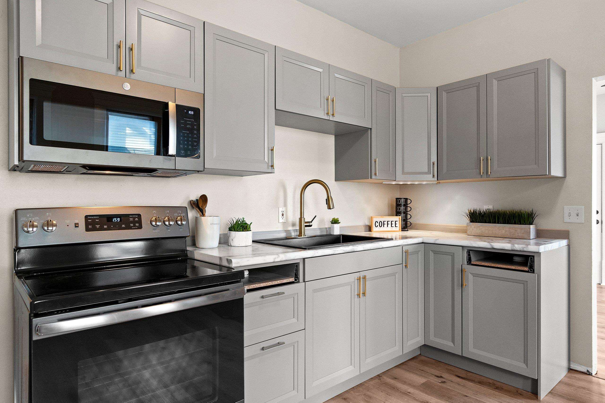 1127 West College Avenue Appleton, WI 54914 - Photo 7 of 44