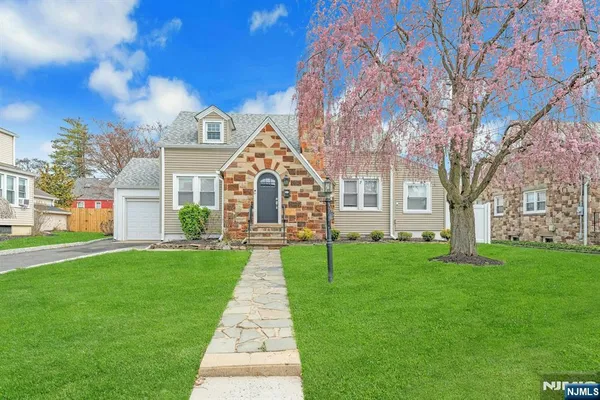 $580,000 | 162 Norwood Avenue, North Plainfield, NJ 07060