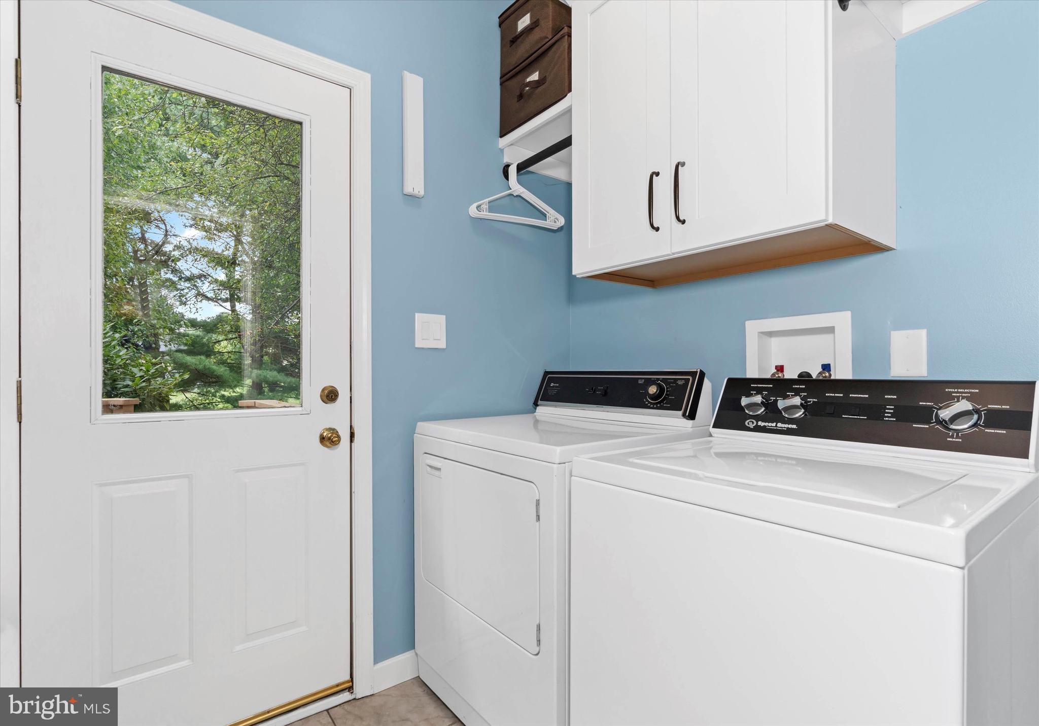 216 South Pond Road Hockessin, DE 19707 - Photo 26 of 61 a utility room with dryer and washer
