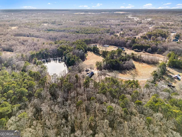 a view of an outdoor space and a yard