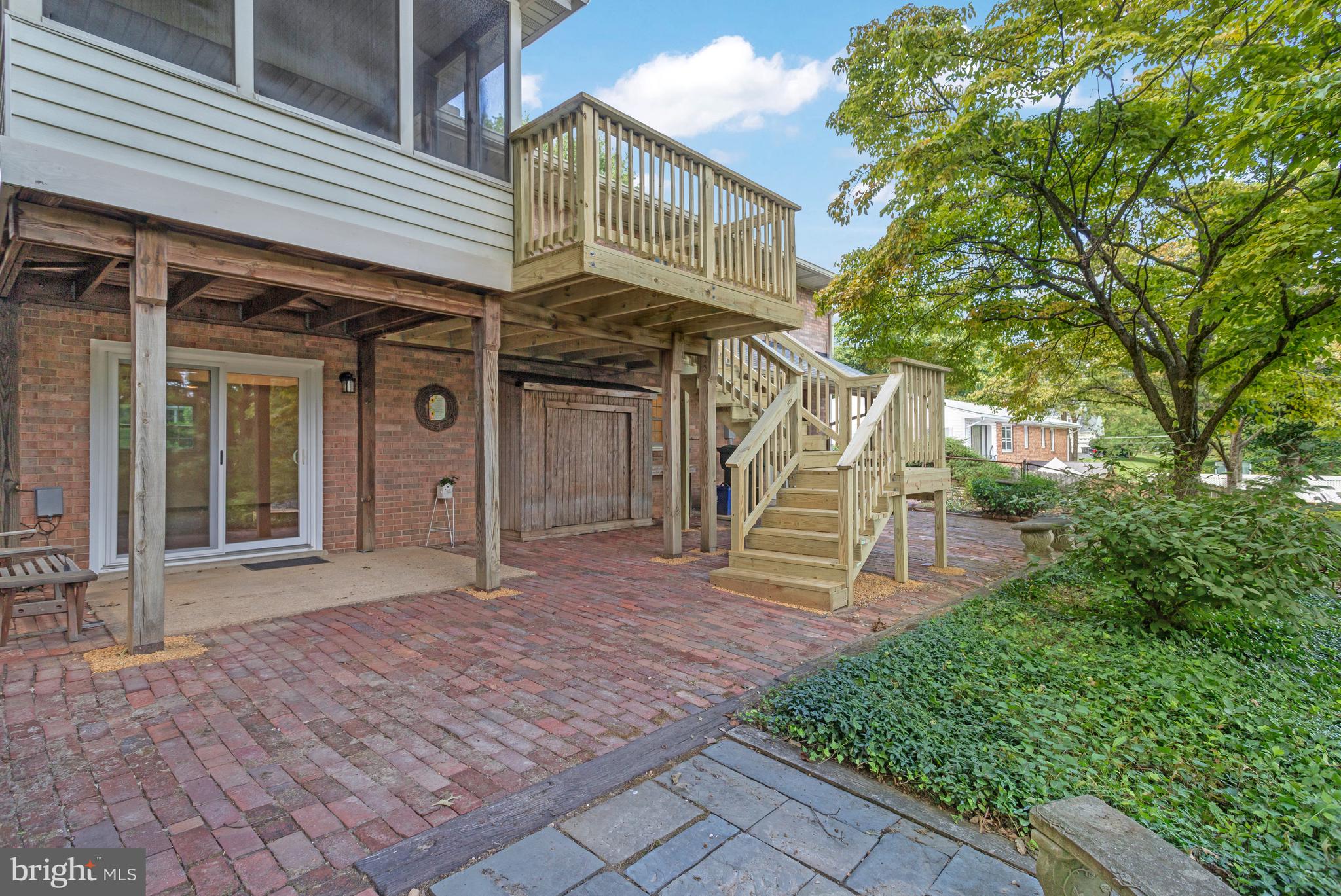 8305 Accotink Road Lorton, VA 22079 - Photo 23 of 73 New deck connected to screen deck in back