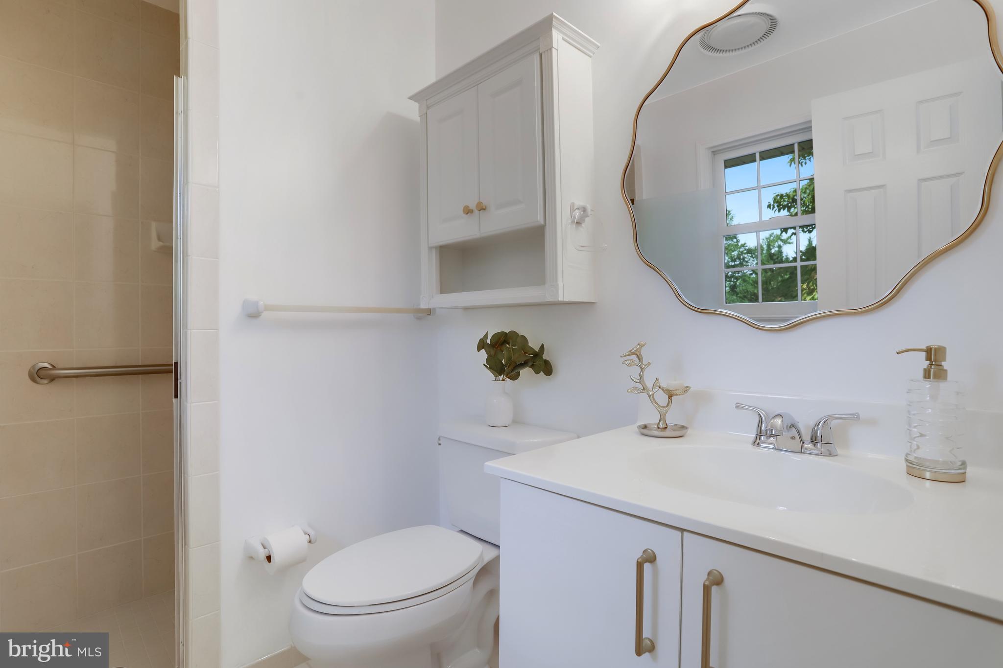 8305 Accotink Road Lorton, VA 22079 - Photo 29 of 73 Primary Bathroom