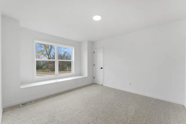 $597,975 | 7544 Lower 42nd Street North, St. Paul, MN 55128