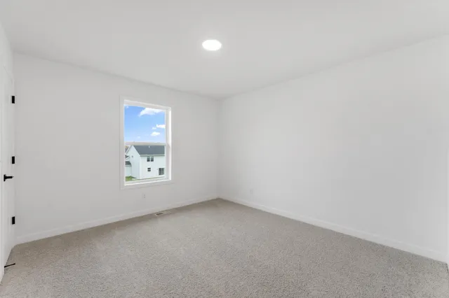 $597,975 | 7544 Lower 42nd Street North, St. Paul, MN 55128