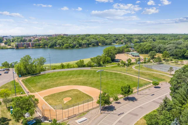 $597,975 | 7544 Lower 42nd Street North, St. Paul, MN 55128