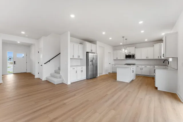 $597,975 | 7544 Lower 42nd Street North, St. Paul, MN 55128