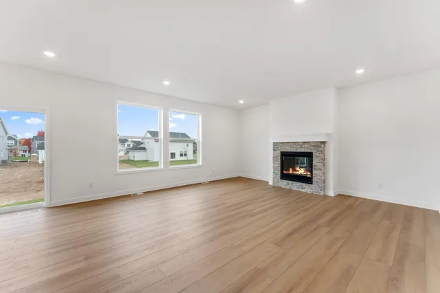 $597,975 | 7544 Lower 42nd Street North, St. Paul, MN 55128