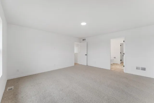 $597,975 | 7544 Lower 42nd Street North, St. Paul, MN 55128