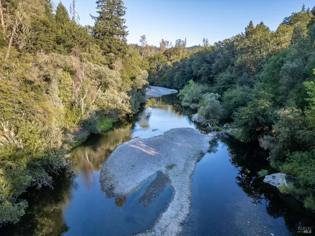 a view of a small yard