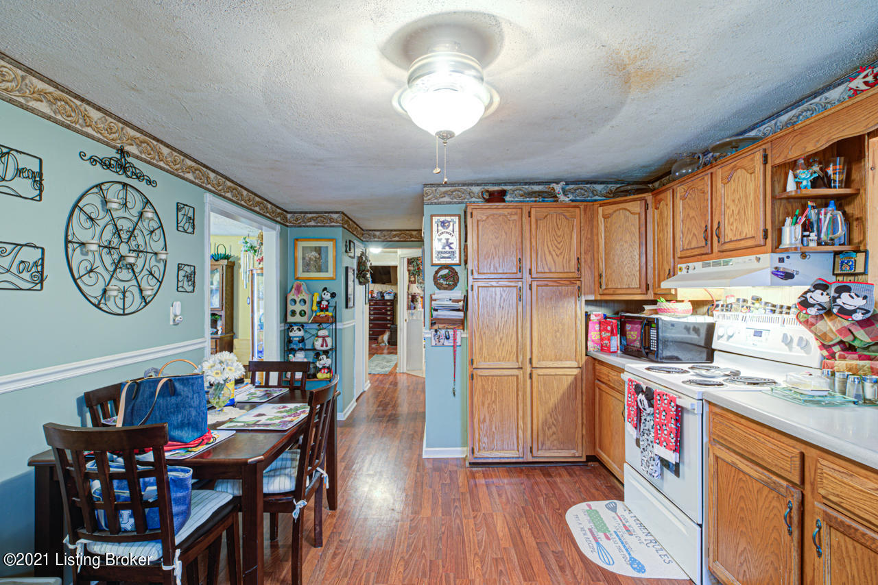 585 Letts Road Brooks, KY 40109 - Photo 10 of 22 Eat in kitchen