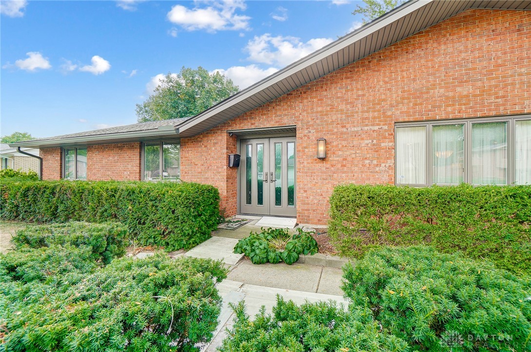 2118 Springmill Road Kettering, OH 45440 - Photo 4 of 55