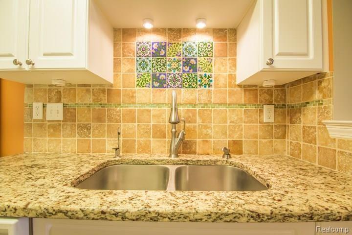 3528 Oakmonte Boulevard Rochester, MI 48306 - Photo 16 of 37