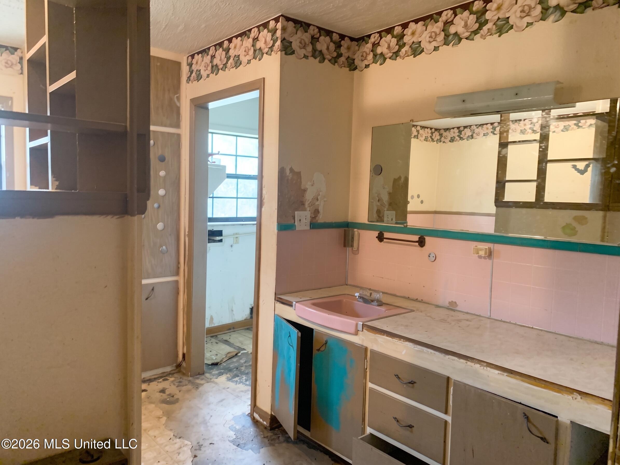 81 Henry Cox Road Monticello, MS 39654 - Photo 8 of 10 5 (Bathroom 1)