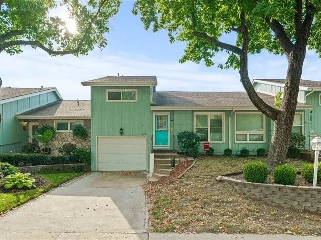 $200,000 | 6521 West 49th Street, Mission, KS 66202