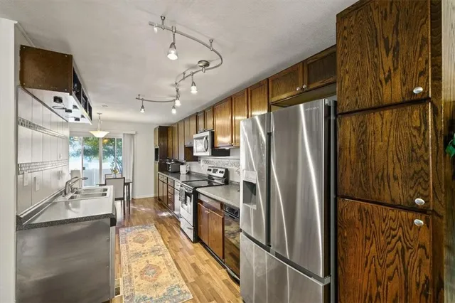 $200,000 | 6521 West 49th Street, Mission, KS 66202