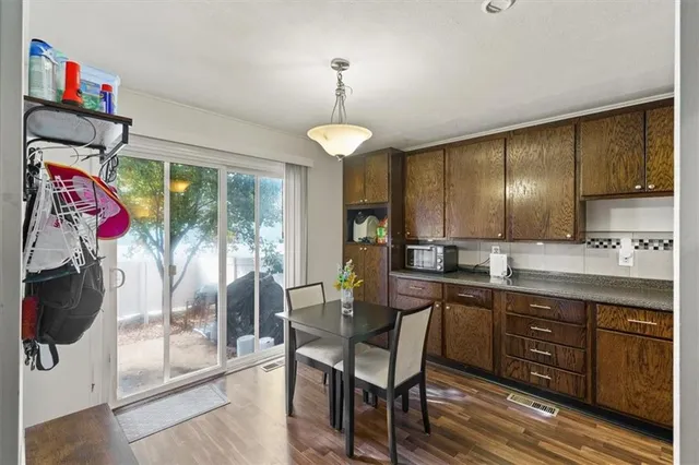 $200,000 | 6521 West 49th Street, Mission, KS 66202