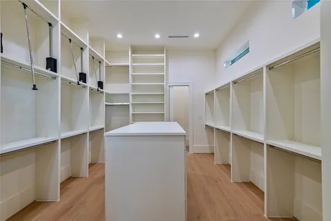 $2,199,000 | 1322 Candlelight Lane, Houston, TX 77018