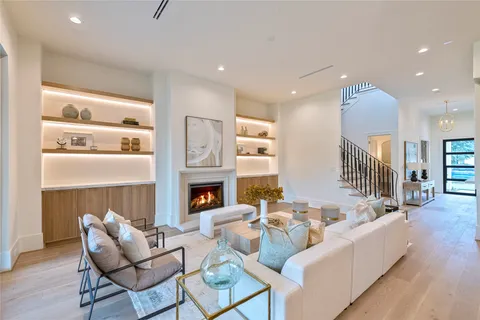 $2,199,000 | 1322 Candlelight Lane, Houston, TX 77018