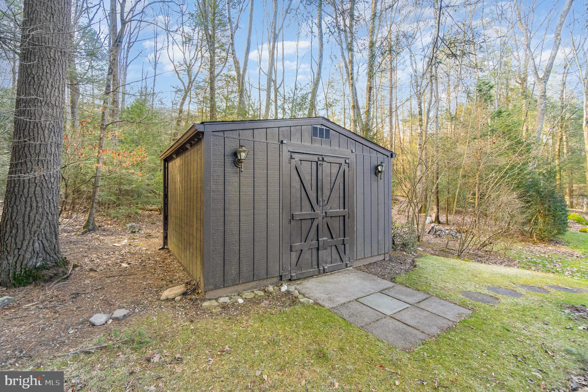 48 Turnpike Road Ashland, PA 17921 - Photo 40 of 60 a view of backyard of house