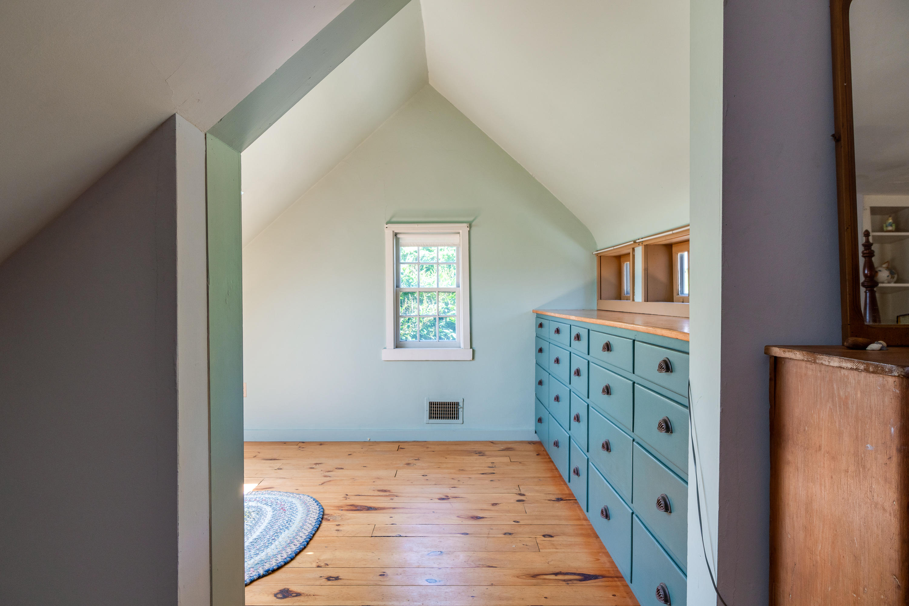 1439 Highway 32 Bristol, ME 04564 - Photo 44 of 54 Master dressing area