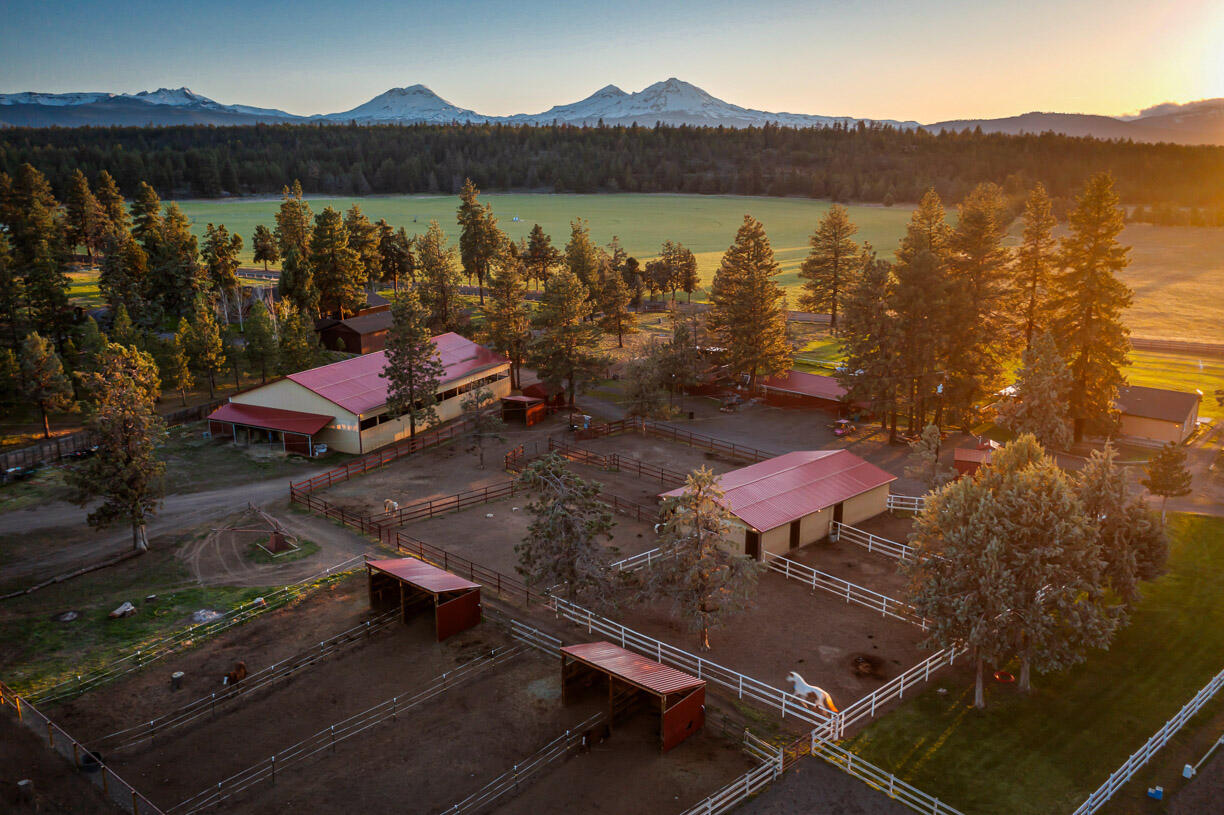 67500 Harrington Loop Road Bend, OR 97703 - Photo 72 of 72 a view of a mountain with a lake