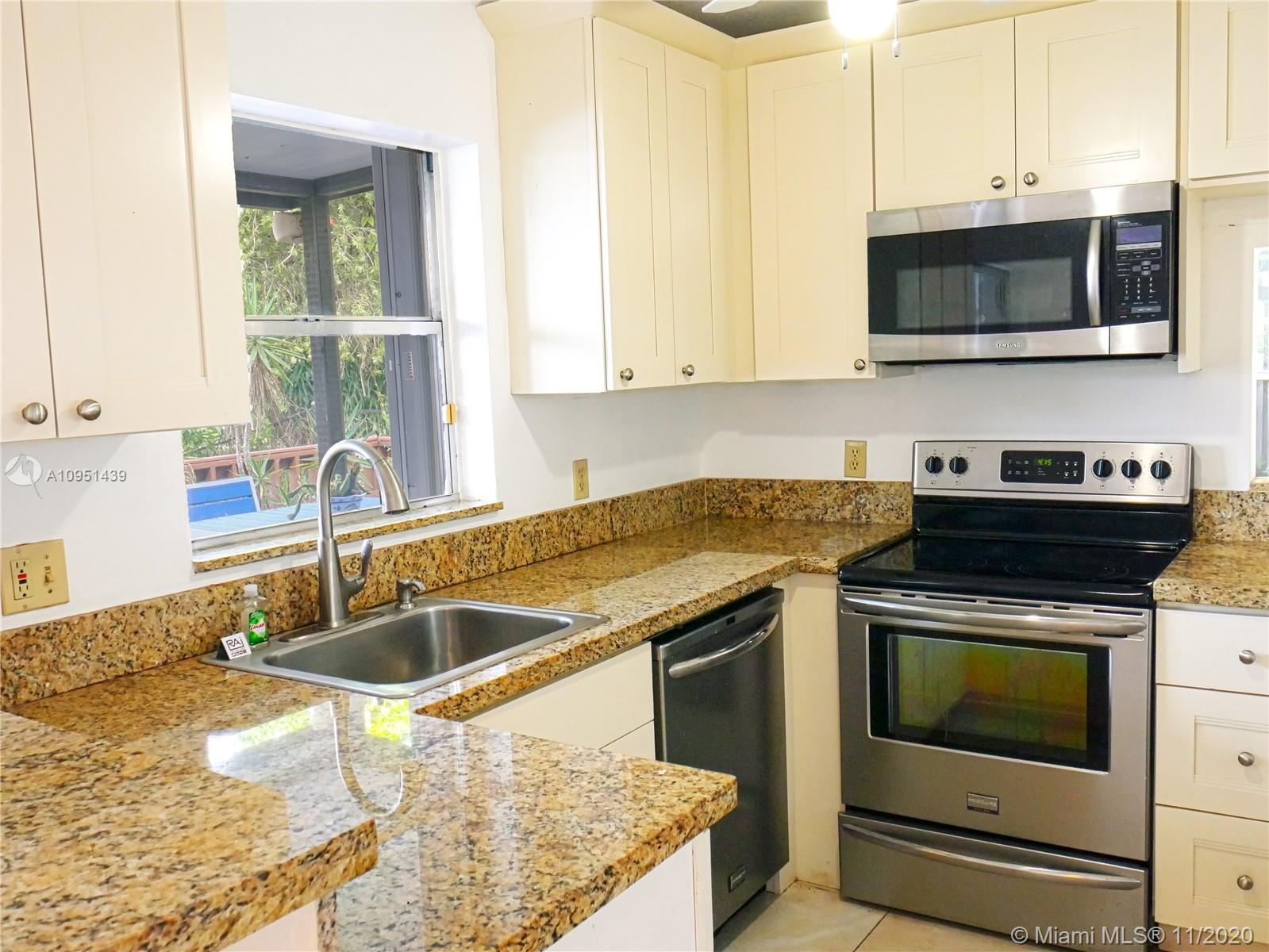 4709 Grapevine Way Davie, FL 33331 - Photo 20 of 41