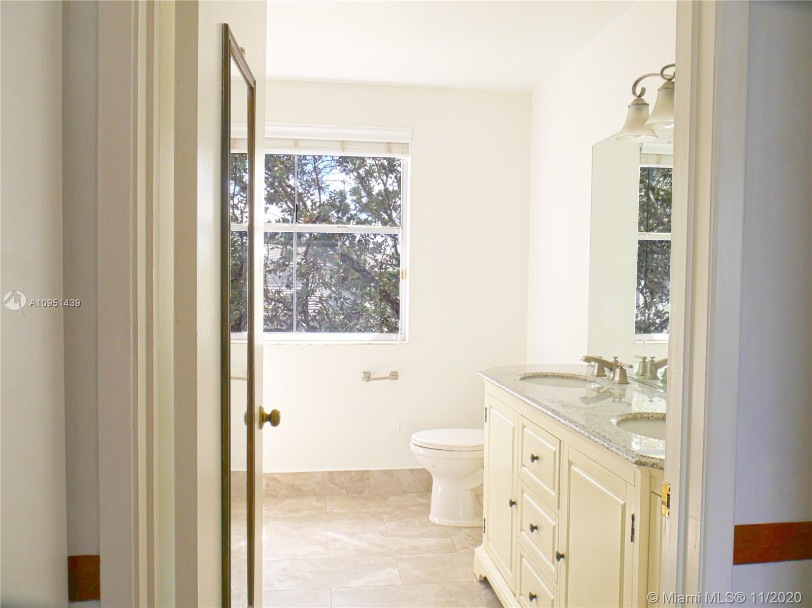 4709 Grapevine Way Davie, FL 33331 - Photo 27 of 41 Master bathroom.
