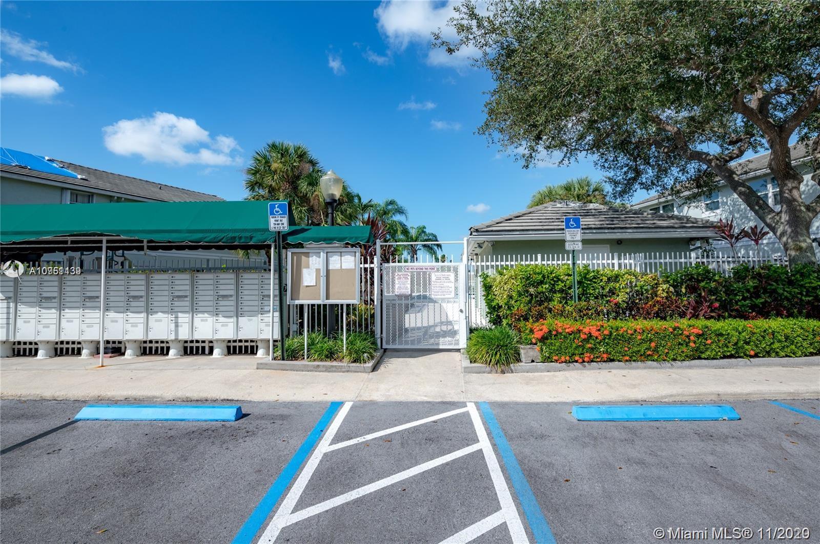 4709 Grapevine Way Davie, FL 33331 - Photo 39 of 41