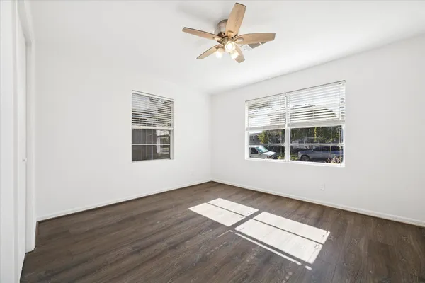 $2,400 | 4404 Vivian Street, Bellaire, TX 77401