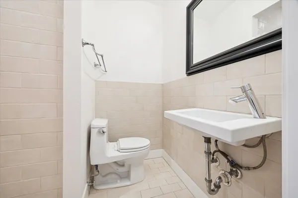 $2,400 | 4404 Vivian Street, Bellaire, TX 77401
