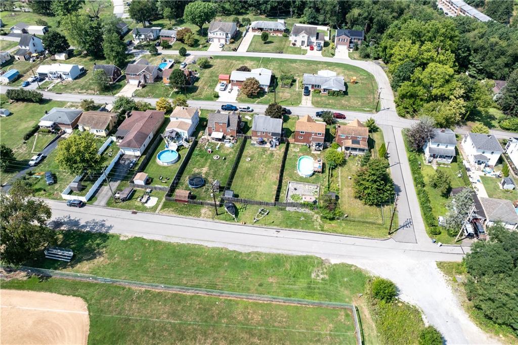 56 Elizabeth Street Pittsburgh, PA 15209 - Photo 8 of 30 a picture of a yard with plants and outdoor seating