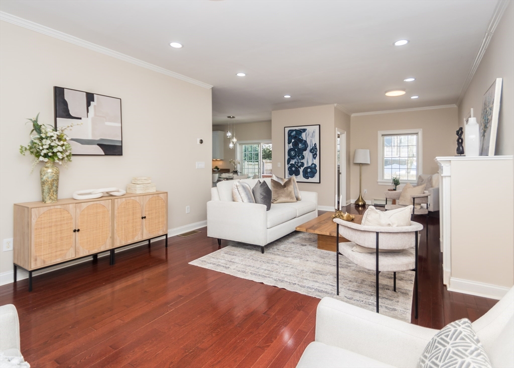 10 Rosegate Road Needham, MA 02494 - Photo 3 of 36 Gallery Image 3