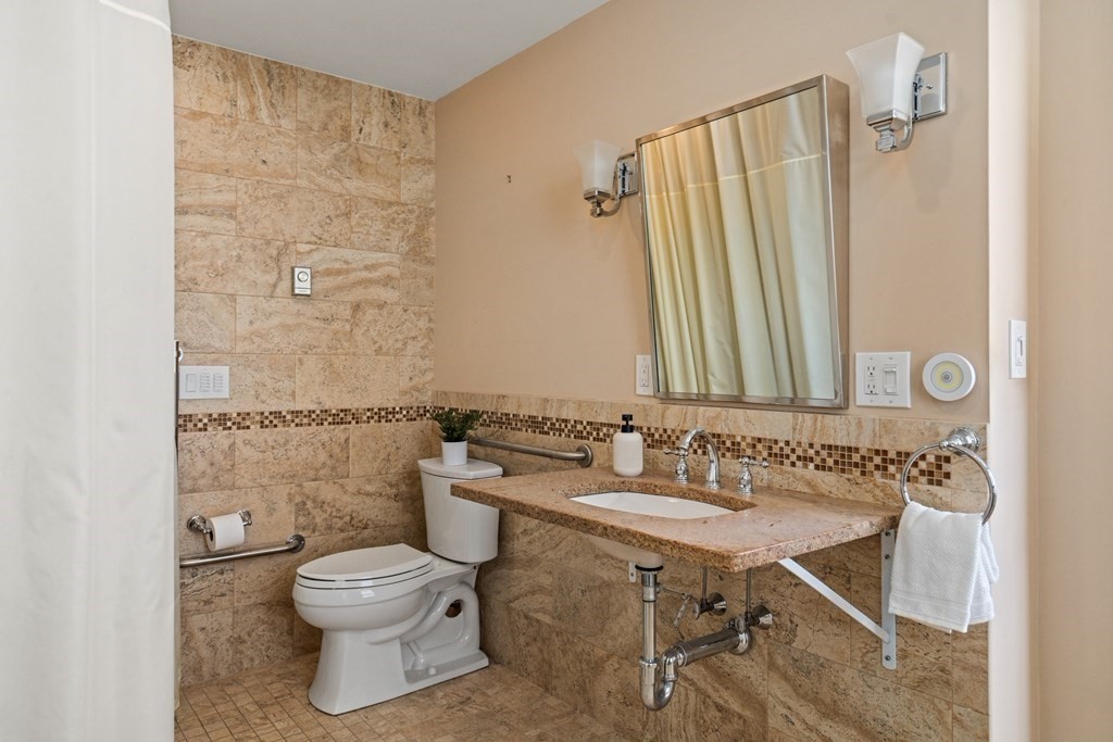 80 Park Street, Unit PH Brookline, MA 02446 - Photo 20 of 28