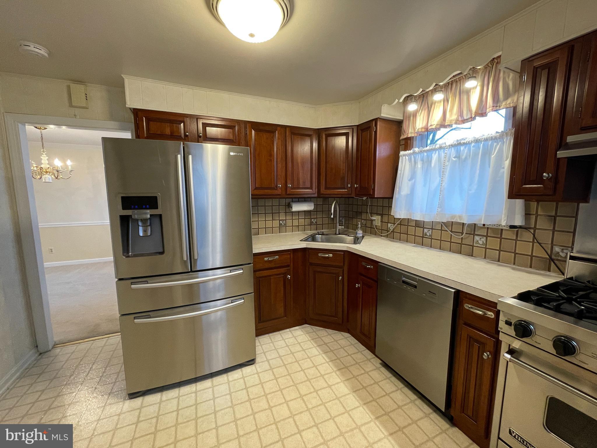 2973 Goentner Road Willow Grove, PA 19090 - Photo 6 of 25 Kitchen