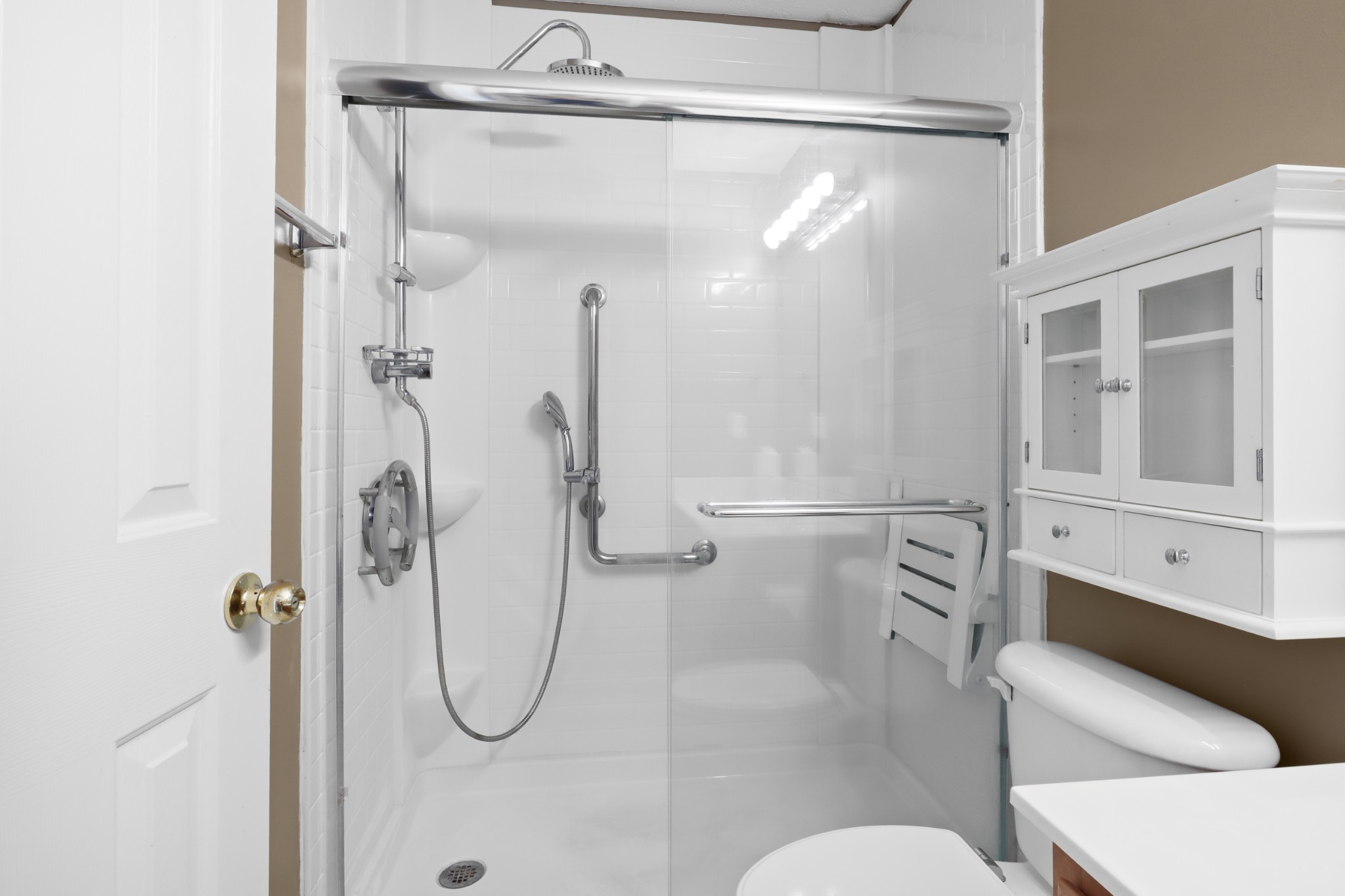 245 Shoshone Place Murfreesboro, TN 37128 - Photo 13 of 23 a bathroom with a shower