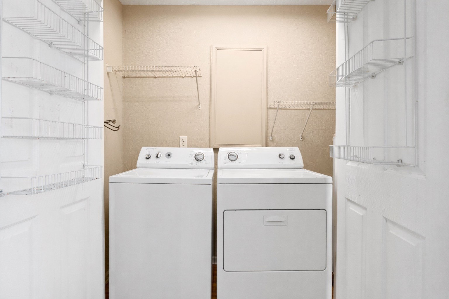 245 Shoshone Place Murfreesboro, TN 37128 - Photo 18 of 23 a utility room with dryer and washer