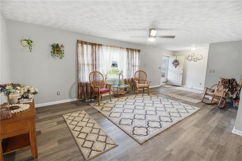 4712 Main Street Parsons, KS 67357 - Photo 4 of 34