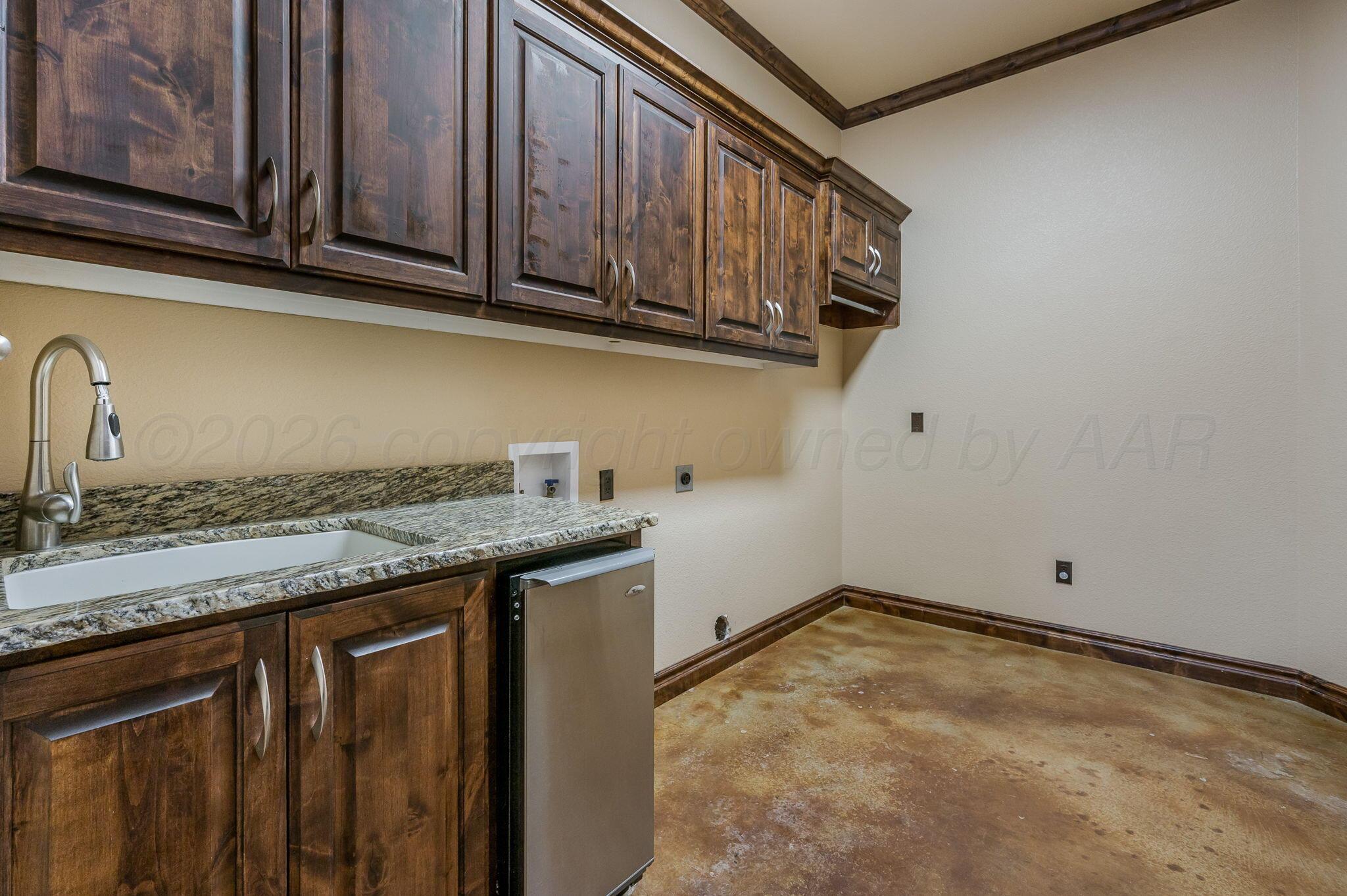 8150 Little Fox Trail Amarillo, TX 79118 - Photo 37 of 69 Utility Room