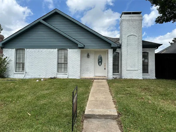 $2,400 | 2825 Stoneridge Drive, Garland, TX 75044