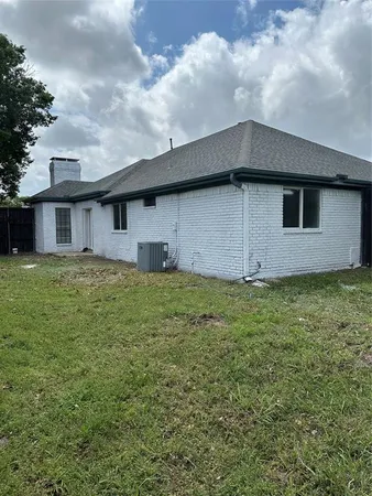 $2,400 | 2825 Stoneridge Drive, Garland, TX 75044