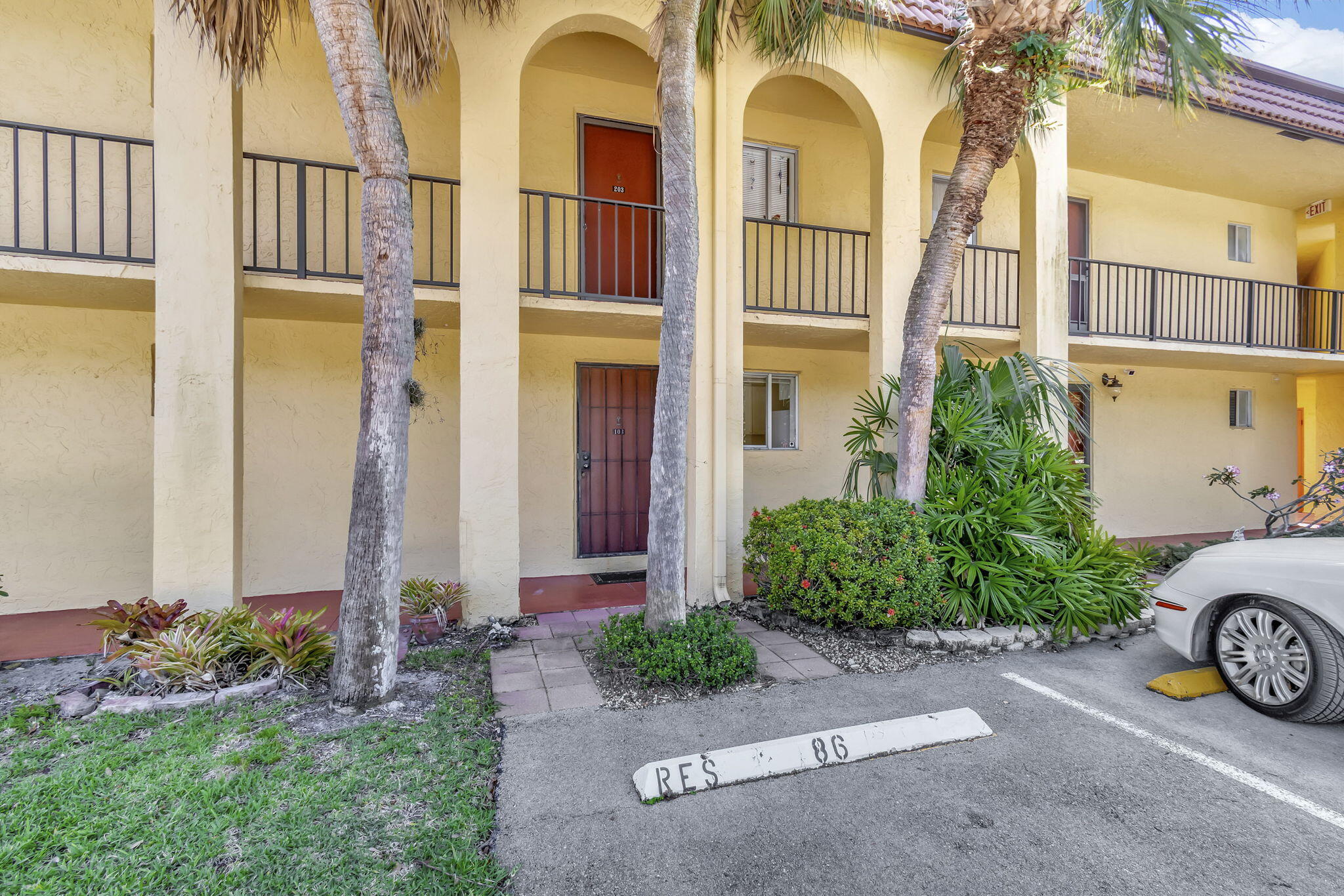 836 Southwest 9th St Circle, Unit 103 Boca Raton, FL 33486 - Photo 31 of 54 Deeded Space #86 right in front!