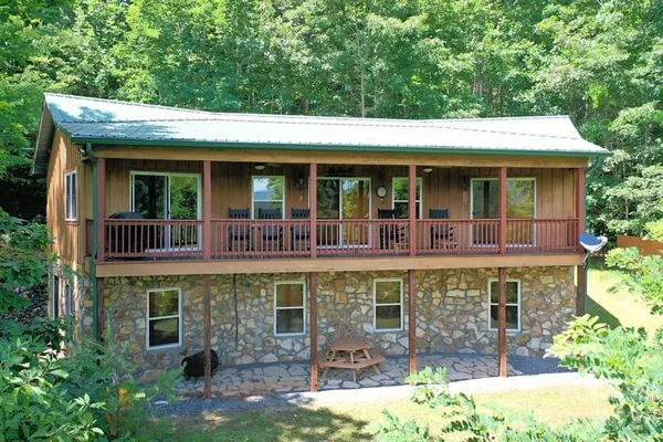 $349,900 | 470 Bear Ridge Road, Tuckasegee, NC 28783