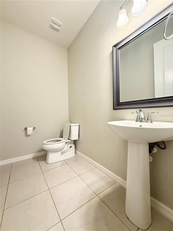 10843 Rolling Moss Road Tampa, FL 33647 - Photo 4 of 20