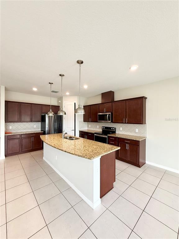 10843 Rolling Moss Road Tampa, FL 33647 - Photo 6 of 20