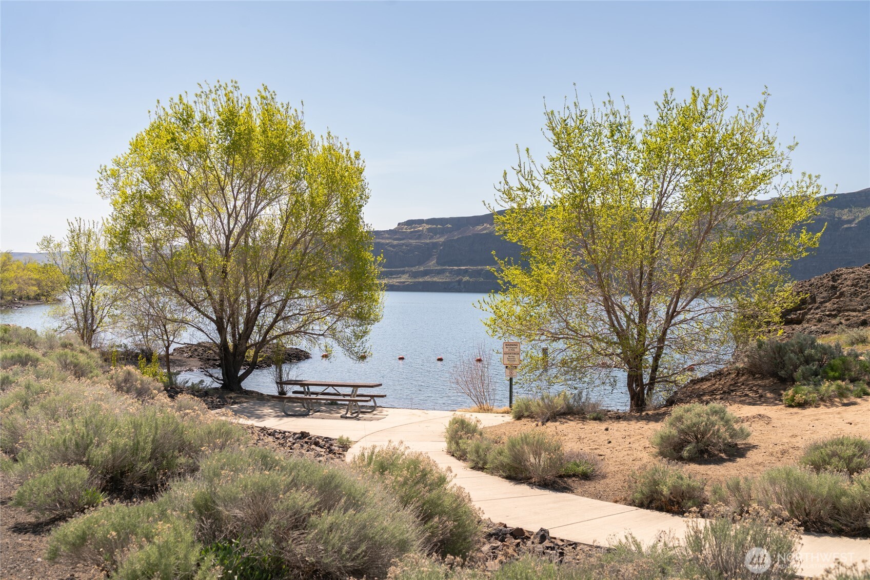 1422 Sunland Road Quincy, WA 98848 - Photo 28 of 34 a view of yard and tree