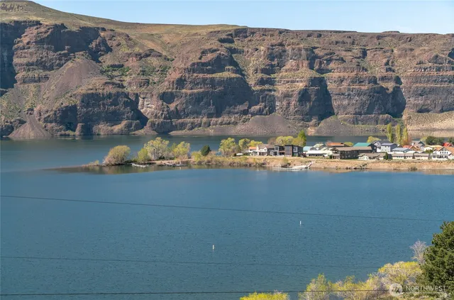 $319,000 | 1422 Sunland Road, Quincy, WA 98848