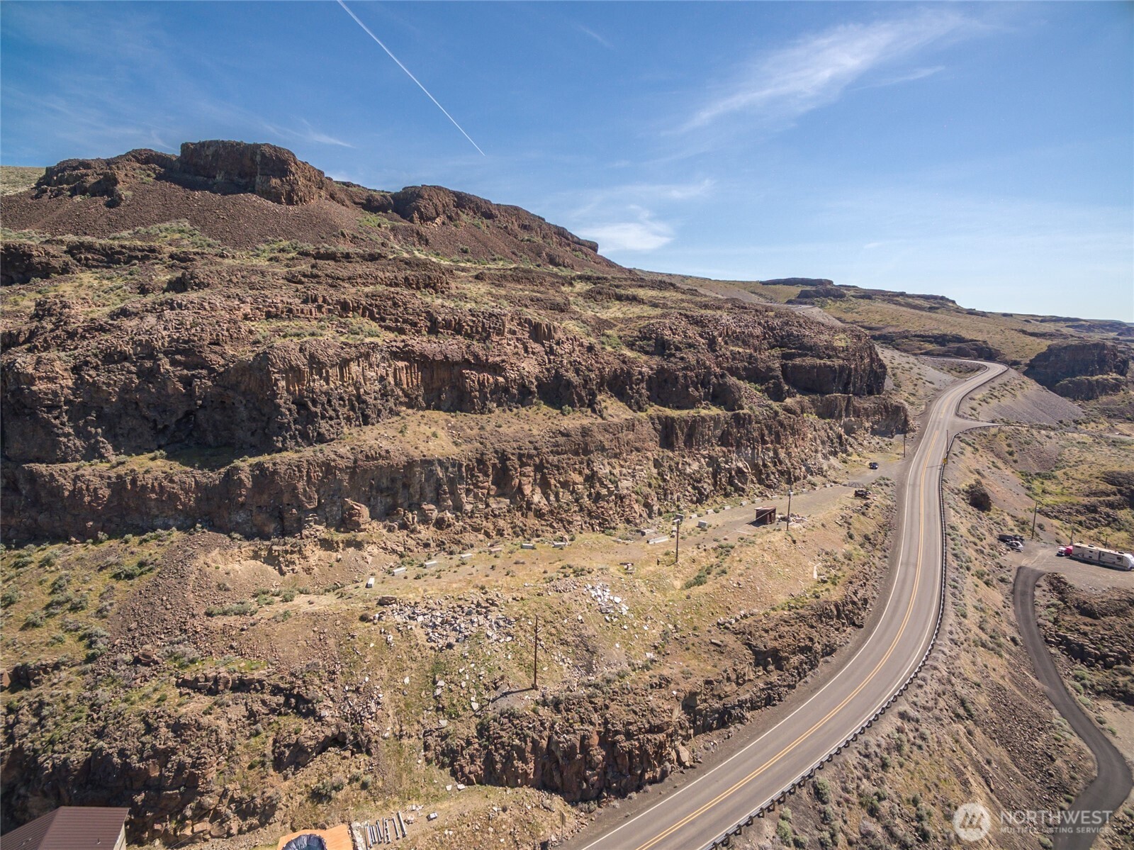 1422 Sunland Road Quincy, WA 98848 - Photo 5 of 34 a view of a snow on the mountain